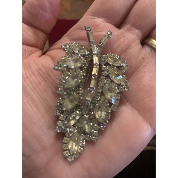 Vintage Clear Stone Sparkling WEISS BROOCH - Picture 4 of 16